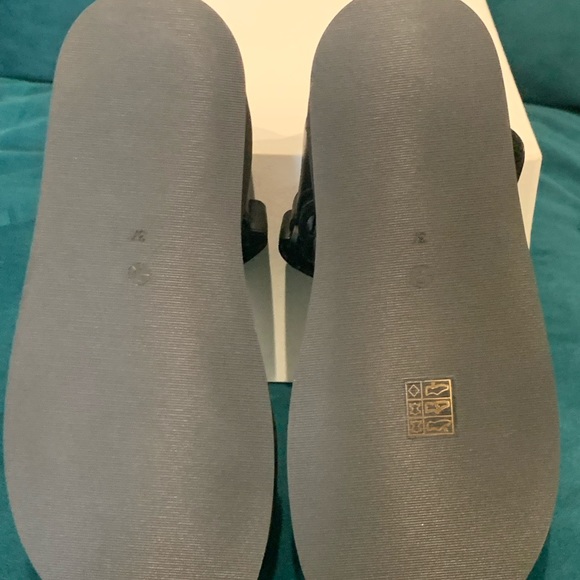 SOLD- The Row Sandals Size 37 - Picture 6 of 6